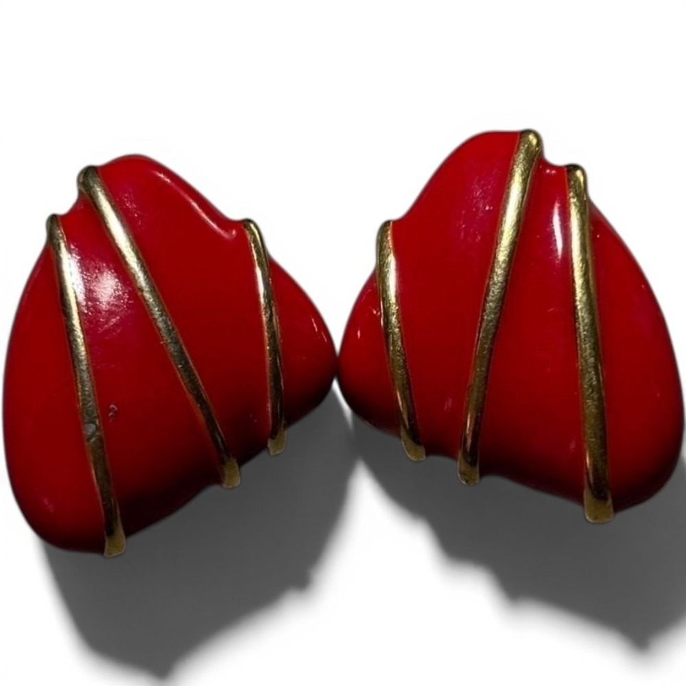 Monet Vintage Red Enamel Gold Tone Ribbed Triangular Clip On Earrings 80s Retro